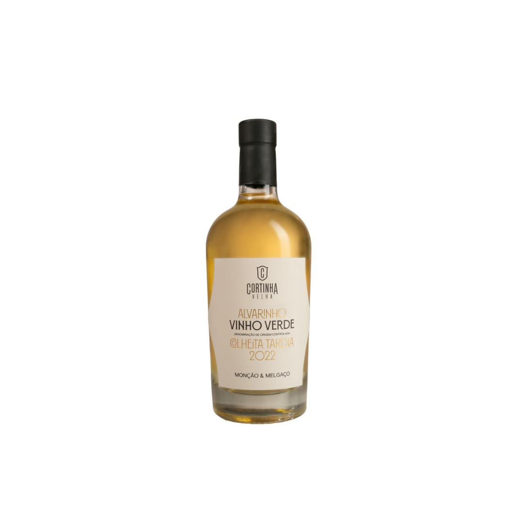 Bottle of Cortinha Velha Alvarinho Late Harvest 2022 – sweet Portuguese white wine from Monção and Melgaço, made from late-harvest Alvarinho grapes


