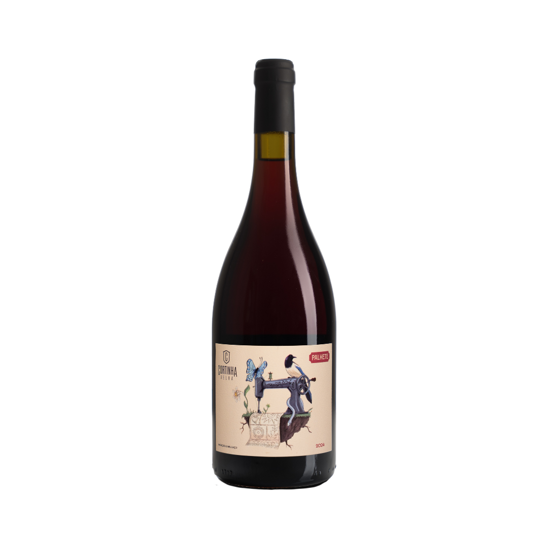 Bottle of Cortinha Velha Palhete 2024 on a granite stone with berries and vine leaves, evoking freshness, tradition, and the Atlantic terroir of Monção and Melgaço.