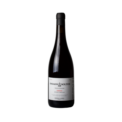 Bottle of Márcio Lopes Ensaios Soltos Tinto 2021, a rare and fresh red wine from 90-year-old vines in Melgaço, made with Alvarelhão and Pedral, aged in used barrels.

