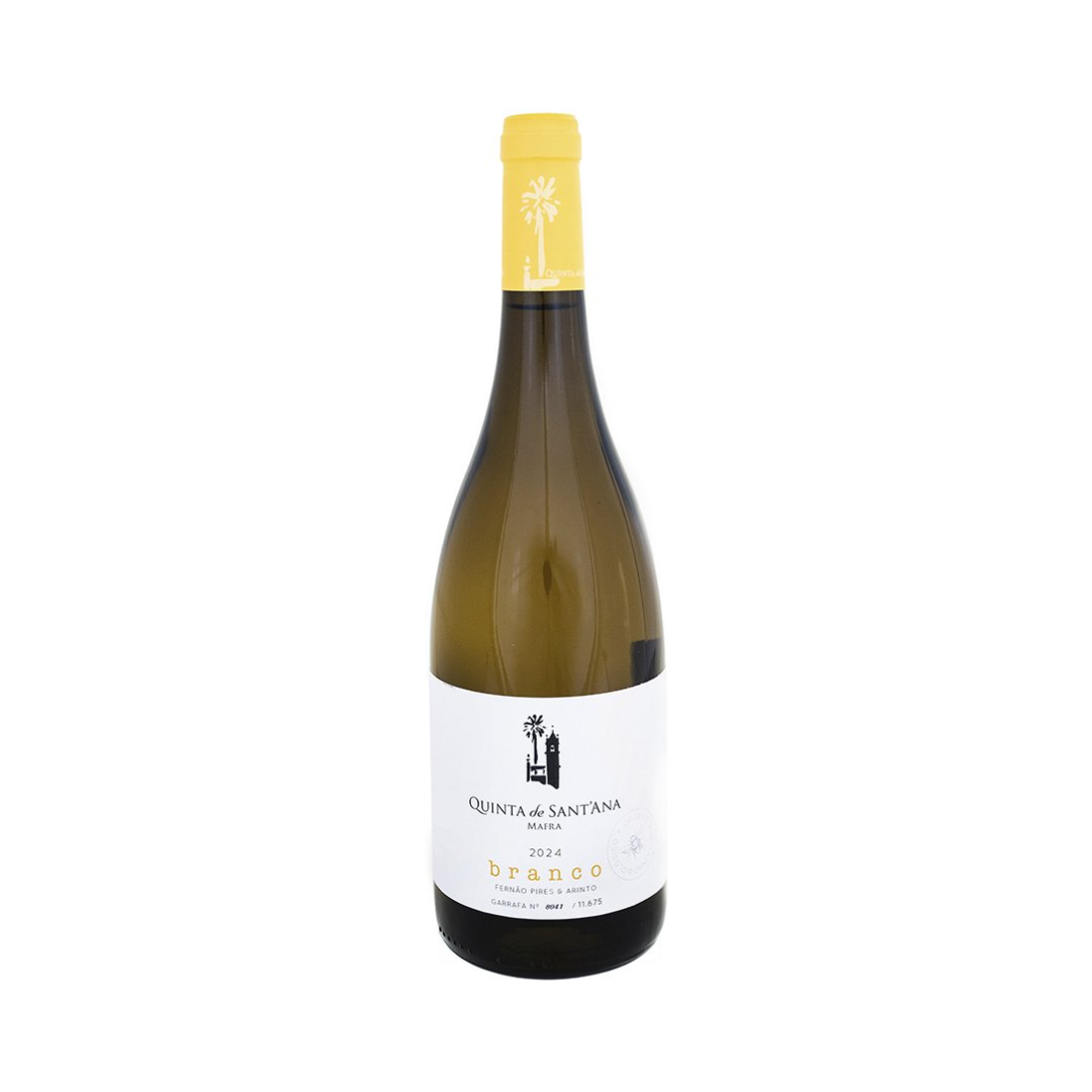 Bottle of Quinta de Sant’Ana Fernão Pires &amp; Arinto 2024 – organic white wine from Lisbon with bright citrus color.