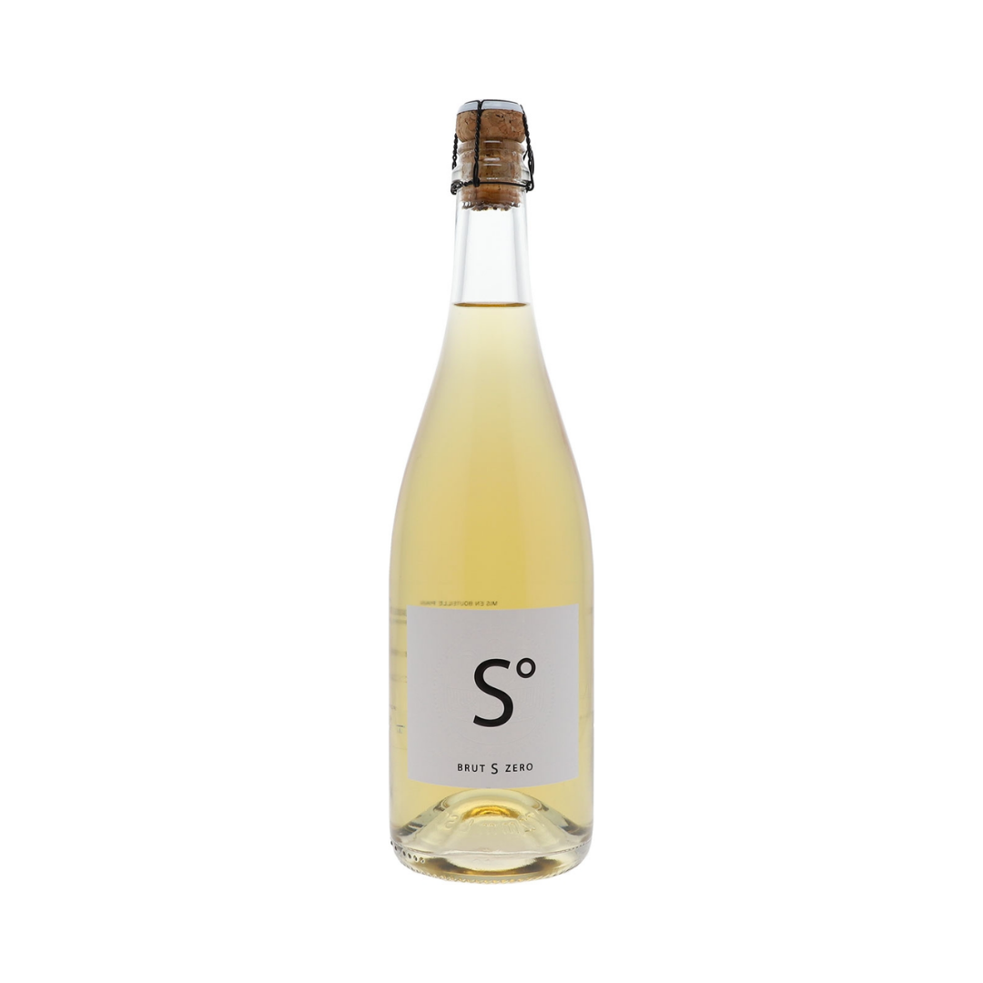 Bottle of Domaine du Pélican Cuvée Brut 'S' 2020 – 100% Savagnin sparkling wine from Jura, zero dosage and no added yeasts.

